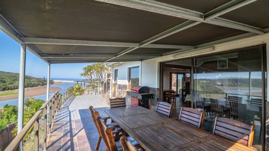 4 Bedroom Property for Sale in Bonza Bay Eastern Cape